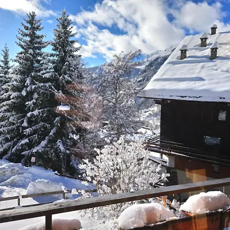 Cervinia-valt Sport & Relax House アパート ヴァルトゥルナンシュ